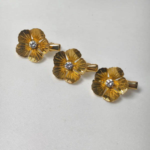 Sweet Flowers Hairpin made of Iron, Elegant Hair Accessory for a Charming Look