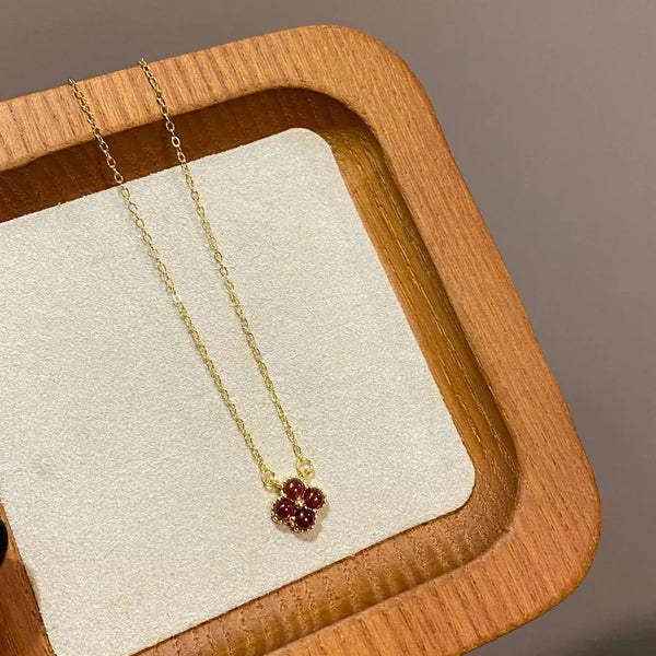 Style S925 Sterling Silver 18K Gold Plated Four-Leaf Clover Natural Apricot Stone Garnet Women's Simple Collarbone Necklace