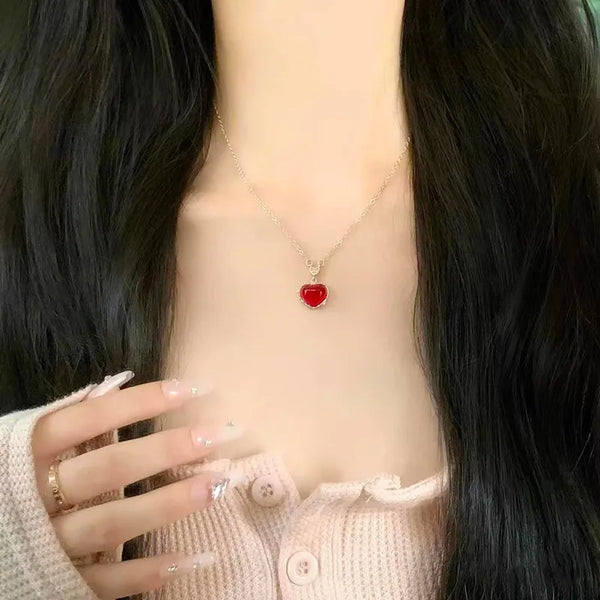 Heart Hoops Necklace in Heart Shape Design, Made of Copper, Available in Golden Color