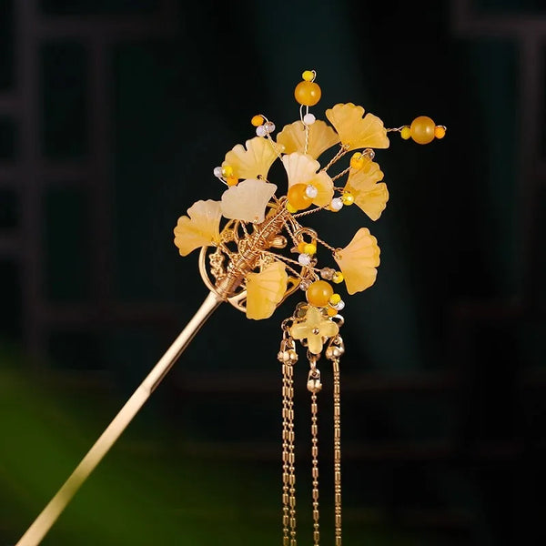 Retro Metal Leaf Hair Stick for Women in Elegant Golden Color