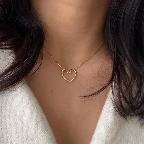 S925 Sterling Silver Twisted Heart Necklace Women's Versatile Simple Style Jewelry Clavicle Chain Love Shape Design