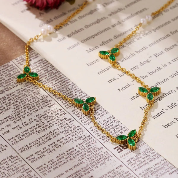 Fashionable Luxury Titanium Steel Necklace With Diamond Embedded Clover Leaf Lockbone Chain Fresh Niche Versatile Gift For Girlfriend