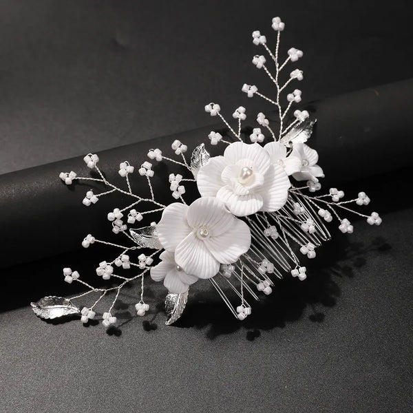Simple Style Flowers Insert Comb Hair Accessory in Alloy Material, Elegant and Lightweight Design