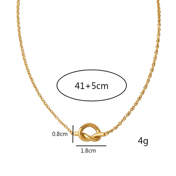 Wholesale Jewelry Elegant Luxurious Queen Simple Titanium Steel Pendant Necklace