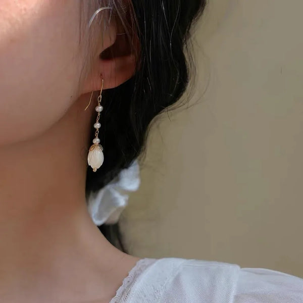 Long Pendant Earrings Natural Freshwater Pearl Tulip Flower White Butterfly Shell 14K Gold Women's Jewelry