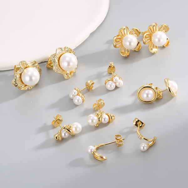 Elegant Fashion Golden Flower Round Stud Earrings Versatile Luxury Simple Ladies Style Polished Surface Copper Alloy