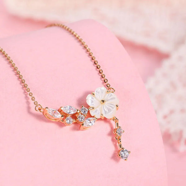 Vintage Style Flowers Necklace For Unisex Featuring 925 Sterling Silver in Silver