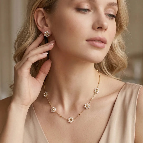 Handmade Flowers Necklace for Women with 304 Stainless Steel Pendant and Electroplated Beaded Chain