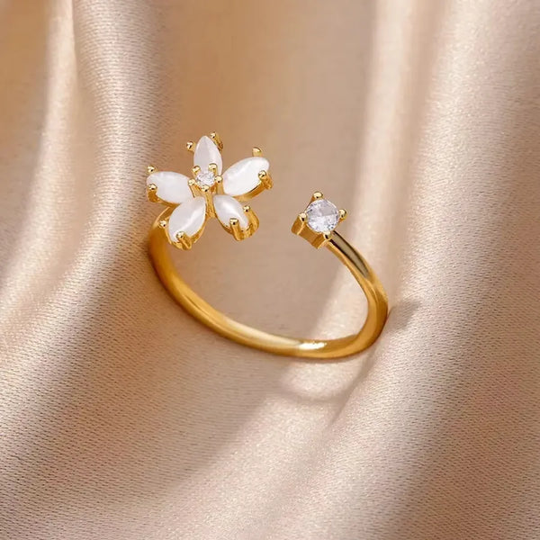 Geometric 3D Copper Rings for Women with 18K Gold Plated PVD Finish and Zircon Inlay, 0.03µm Thickness