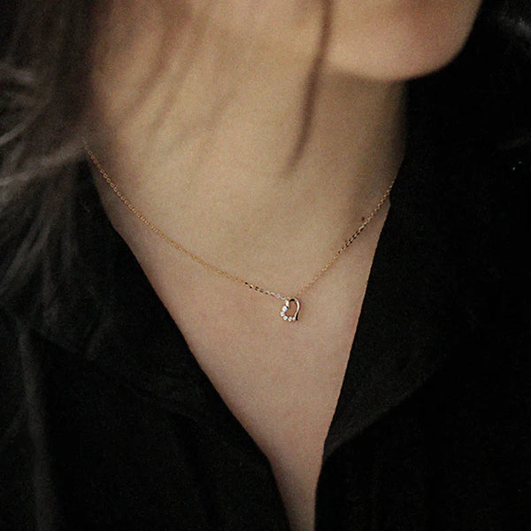 925 Sterling Silver Silver Necklace Asymmetric Design Mini Heart Shape Pendant Cream Color High Quality Clavicle Chain Women's Jewelry