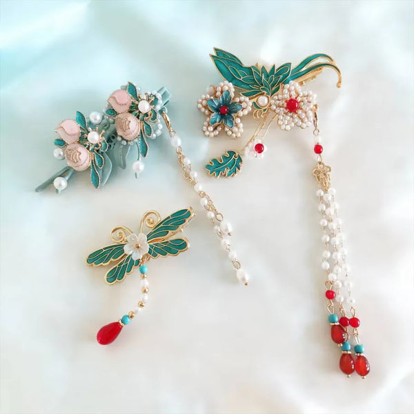 Chinoiserie Flower Hair Clip in Alloy Featuring Elegant Floral Pattern