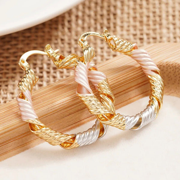 Three-Color Spiral Hollow Out Ear Cuff Women's Gentle Style Elegant Geometric Pattern Copper Alloy Ear Rings Fashion Jewelry