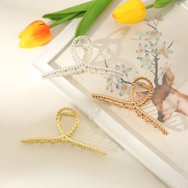 Pearl Hair Claw for Women Made of Zinc Alloy, Elegant Hairpin Suitable for Spring