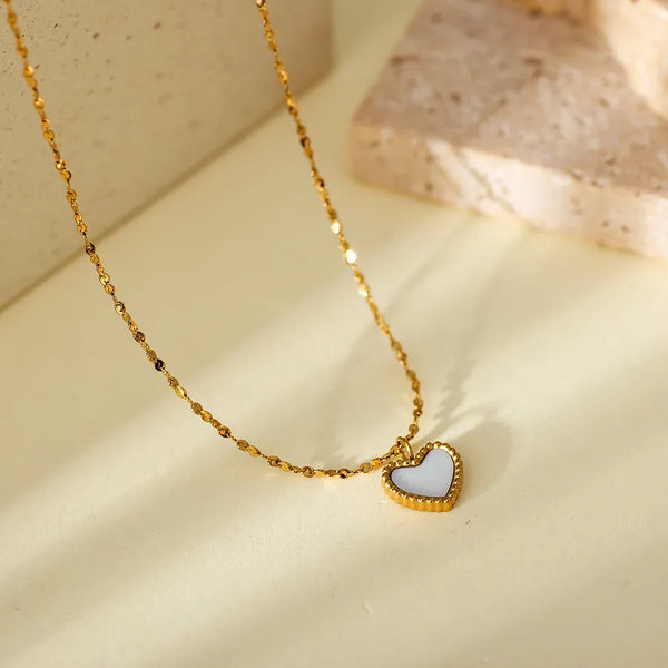 Popular 18K Gold Plated 304 Stainless Steel Vacuum Electroplated Shell Heart Necklace for Women, Elegant Design Necklace