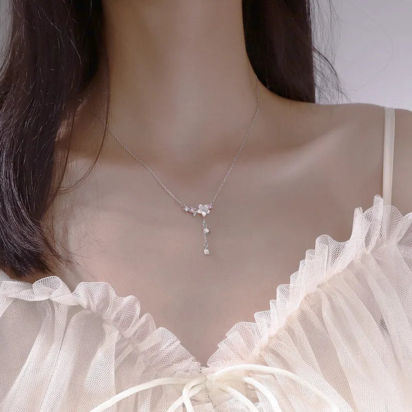 Sweet Flowers Necklace for Women in Copper with Golden Plated Electroplated Finish and Cable Chain