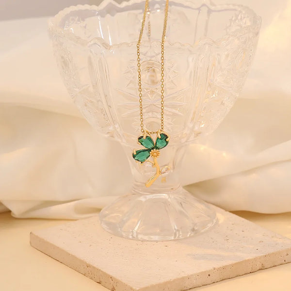 Wholesale Jewelry Simple Style Commute Flower 304 Stainless Steel Glass 18K Gold Plated Inlay Pendant Necklace
