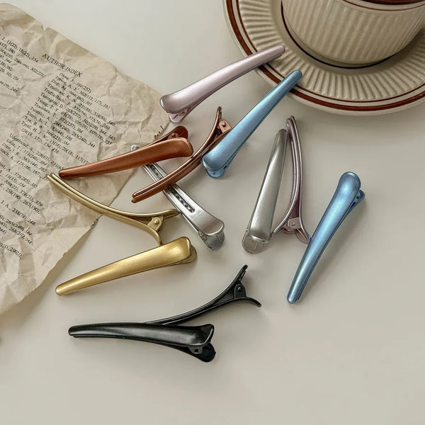 Vintage Style Hairpin Lines Hair Accessories for Men in Dyed Black, Made of Plastic, Ideal for Spring
