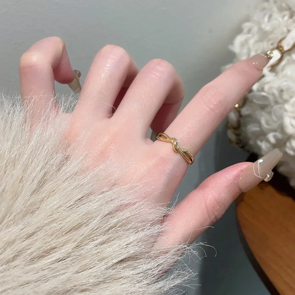 Fashionable Knot Ring For Women Mobius Loop Titanium Steel Simple Elegant Universal Knot Design Endless Love Geometric Pattern
