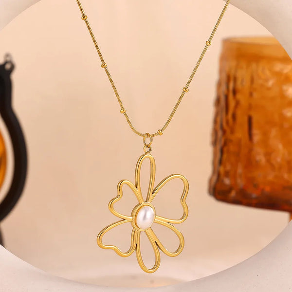 Elegant Bohemian Floral Stainless Steel Necklace For Women Fashionable Minimalist Design Lockbone Chain Luxury Feel