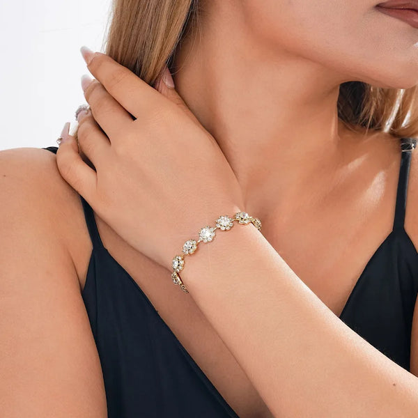 Women’s Beaded Flower Bracelet with Zircon Inlay, Copper Material and UV Copper Plated Finish, Featuring Cable Chain
