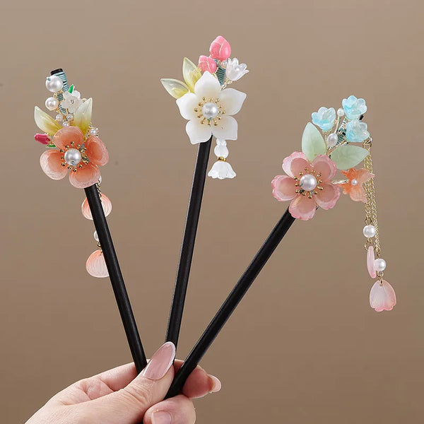 Pastoral Wood Hair Sticks with Blue Flowers, Perfect for Autumn Hair Accessories
