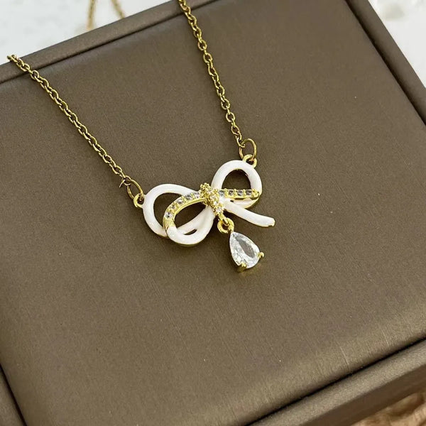 Fashionable Versatile High-End Feeling White Butterfly Knot Design Pendant Luxury Minimalist Clavicle Chain Necklace For Women
