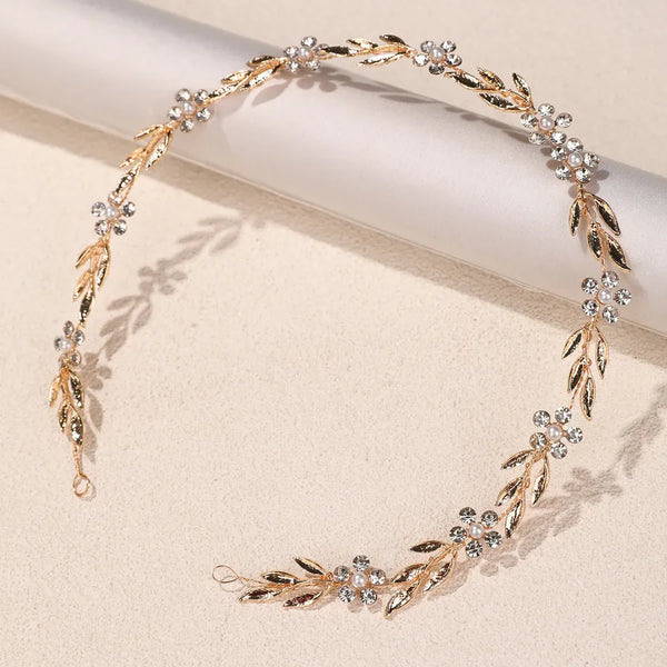 Bridal Leaf Hair Band Made of Alloy, Elegant Hair Accessory for Weddings and Special Occasions