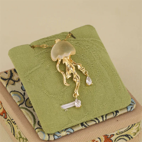 Fashionable Cloudy Jellyfish Floating Pendant Necklace Elegant Design Sensation Jewelry Copper Material Zircon Inlay Stainless Steel Chain
