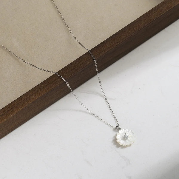 Women's S925 Sterling Silver Silver Pendant Necklace Geometric Pearl Inlaid Rose Gold and White Shell Plated