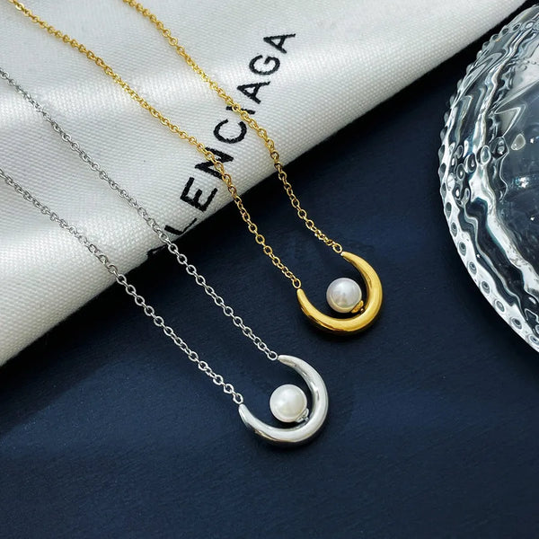 Pearl Crescent Exquisite Pendant 304 Stainless Steel 18K Gold Plated Vacuum Electroplating Artificial Pearl Elegant Women's Necklace