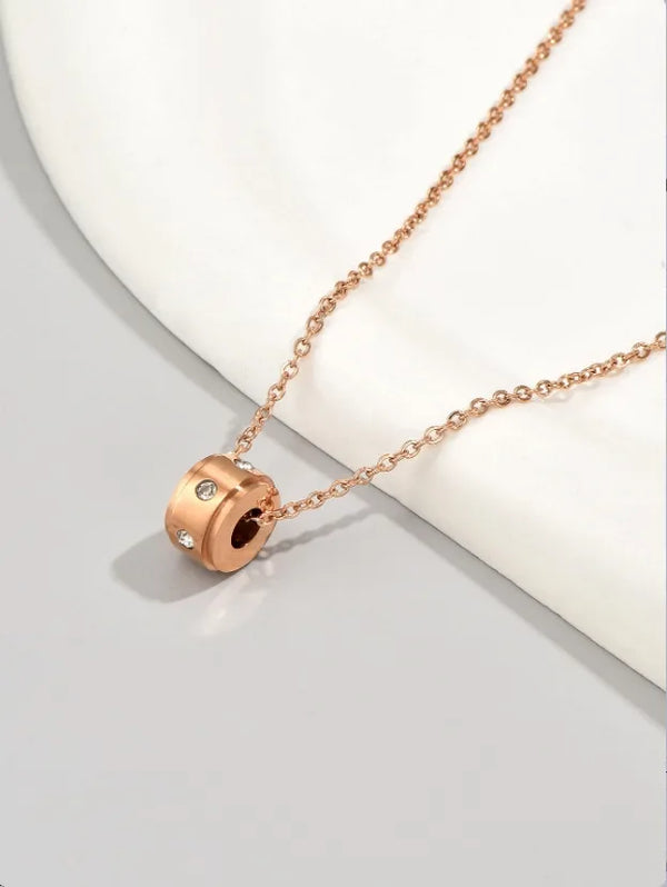 L66 New Minimalist Short Round Diamond Pendant 18K Rose Gold Plated Clavicle Chain 304 Stainless Steel Vacuum Electroplated Zircon Necklace