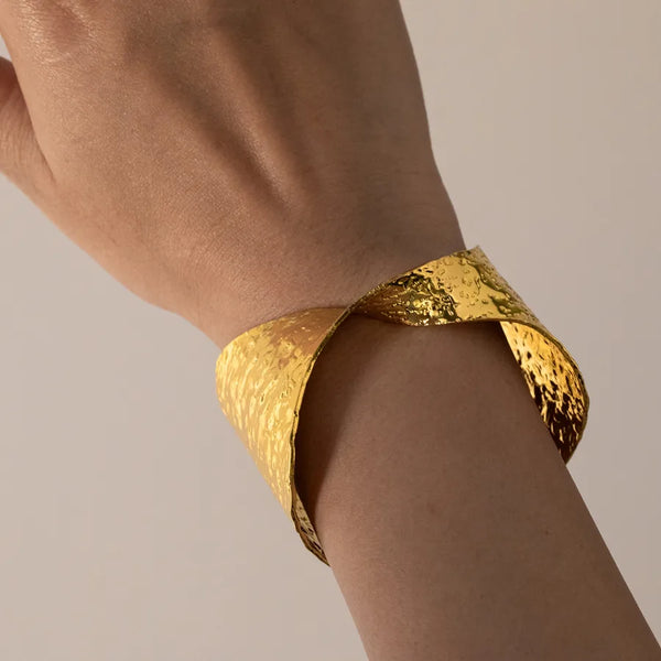 Geometric Electroplated Copper Bangle for Women with 0.03µm 18K Real Gold Water Plating